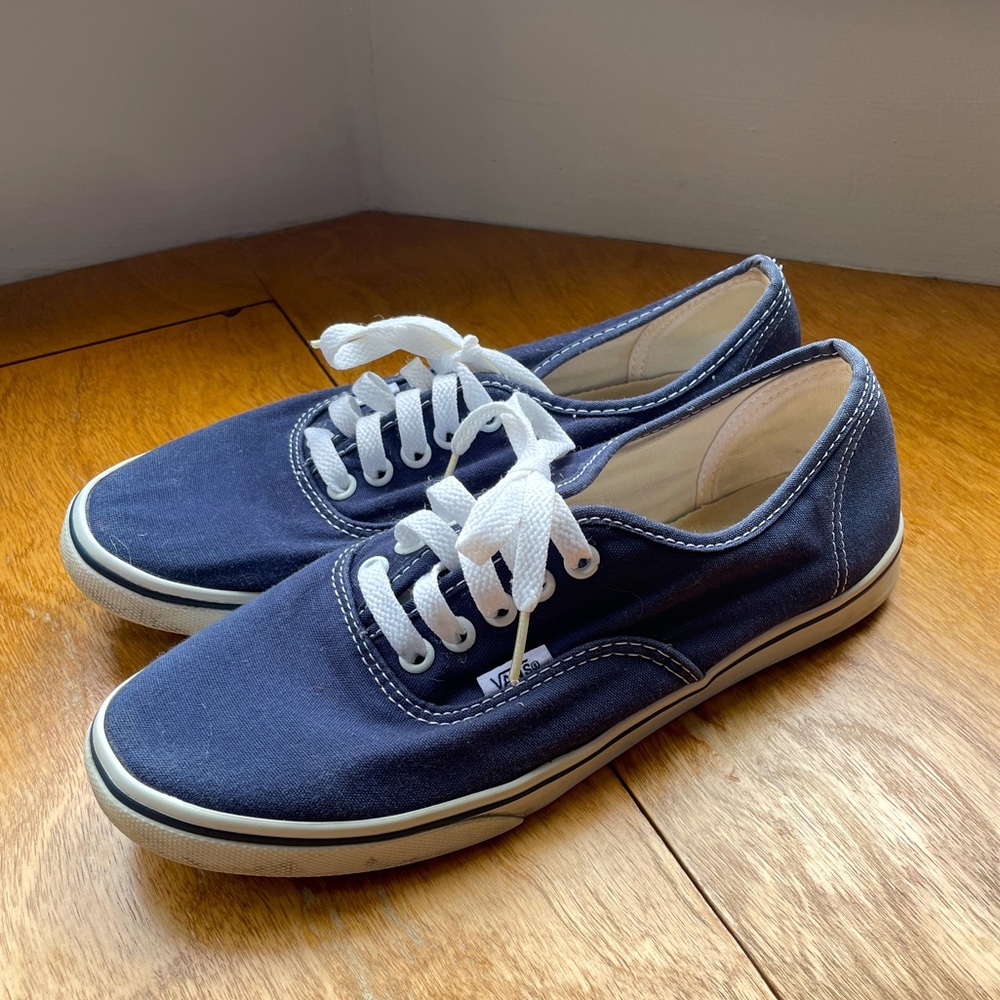 Navy vans